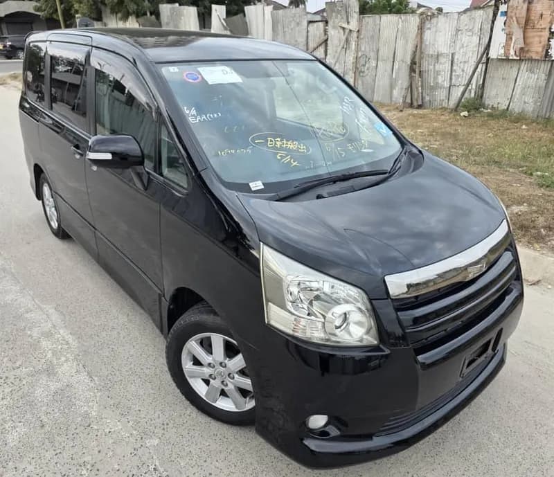 2009 Toyota Noah