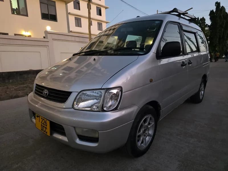 2001 Toyota Noah